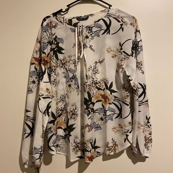 Floral blouse from SHEIN - Picture 1 of 3